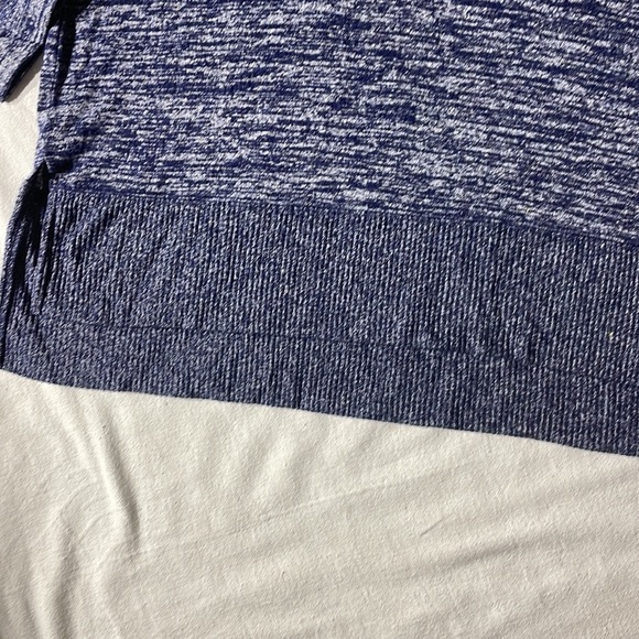 Gap blue & white long sleeved turtleneck, thin sweater size M - Picture 3 of 4